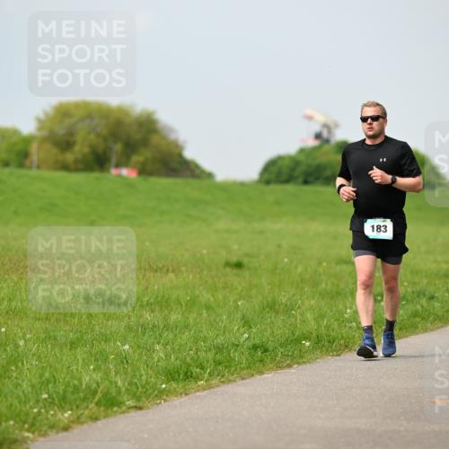 10.05.2026 - 8. Wedeler Halbmarathon Dr. Thomas Lammeyer http://msf.ph/oto/9706092 10.05.2026 11:57:24 Laufen 183 meine-sportfotos.de