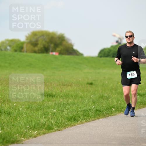10.05.2026 - 8. Wedeler Halbmarathon Dr. Thomas Lammeyer http://msf.ph/oto/9706094 10.05.2026 11:57:24 Laufen 183 meine-sportfotos.de