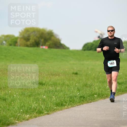 10.05.2026 - 8. Wedeler Halbmarathon Dr. Thomas Lammeyer http://msf.ph/oto/9706096 10.05.2026 11:57:24 Laufen 183 meine-sportfotos.de
