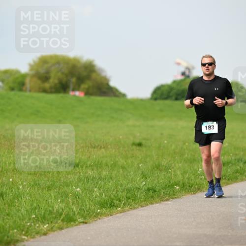 10.05.2026 - 8. Wedeler Halbmarathon Dr. Thomas Lammeyer http://msf.ph/oto/9706097 10.05.2026 11:57:24 Laufen 183 meine-sportfotos.de