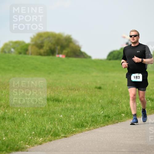 10.05.2026 - 8. Wedeler Halbmarathon Dr. Thomas Lammeyer http://msf.ph/oto/9706099 10.05.2026 11:57:25 Laufen 183 meine-sportfotos.de