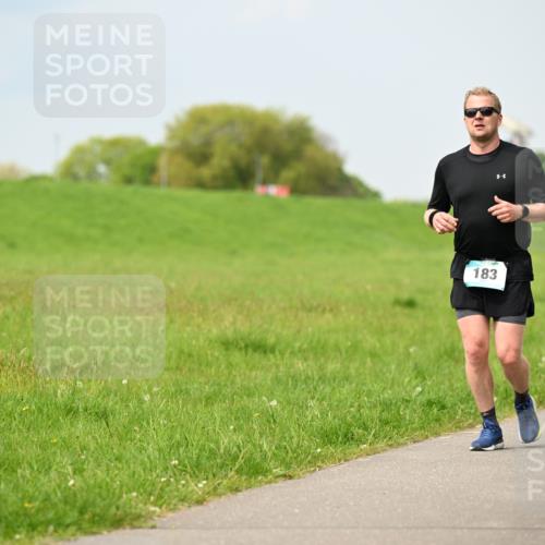 10.05.2026 - 8. Wedeler Halbmarathon Dr. Thomas Lammeyer http://msf.ph/oto/9706105 10.05.2026 11:57:26 Laufen 183 meine-sportfotos.de