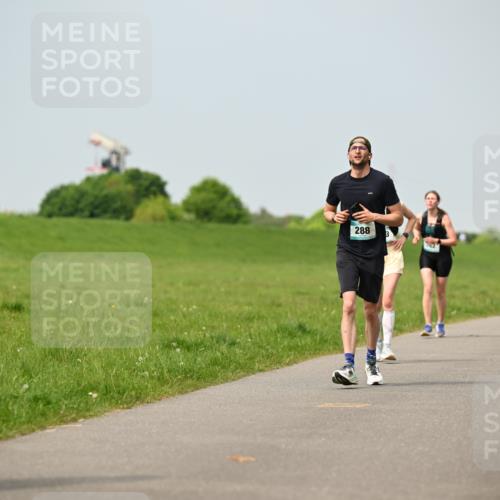 10.05.2026 - 8. Wedeler Halbmarathon Dr. Thomas Lammeyer http://msf.ph/oto/9706108 10.05.2026 11:57:27 Laufen 183, 288 meine-sportfotos.de