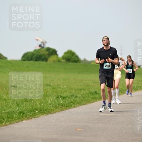 10.05.2026 - 8. Wedeler Halbmarathon Dr. Thomas Lammeyer http://msf.ph/oto/9706113 10.05.2026 11:57:28 Laufen 288 meine-sportfotos.de