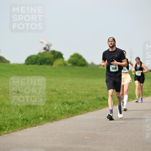 10.05.2026 - 8. Wedeler Halbmarathon Dr. Thomas Lammeyer http://msf.ph/oto/9706114 10.05.2026 11:57:28 Laufen 288, 483 meine-sportfotos.de