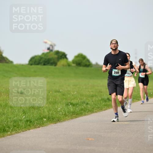 10.05.2026 - 8. Wedeler Halbmarathon Dr. Thomas Lammeyer http://msf.ph/oto/9706115 10.05.2026 11:57:28 Laufen 288, 483 meine-sportfotos.de
