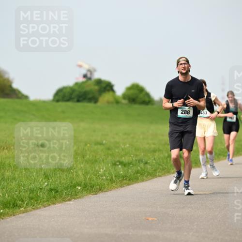 10.05.2026 - 8. Wedeler Halbmarathon Dr. Thomas Lammeyer http://msf.ph/oto/9706116 10.05.2026 11:57:29 Laufen 288, 483 meine-sportfotos.de