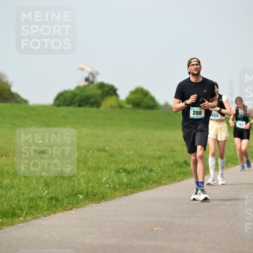 10.05.2026 - 8. Wedeler Halbmarathon Dr. Thomas Lammeyer http://msf.ph/oto/9706117 10.05.2026 11:57:28 Laufen 288, 483 meine-sportfotos.de