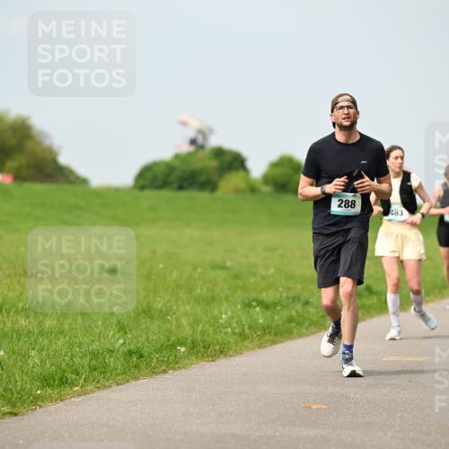 10.05.2026 - 8. Wedeler Halbmarathon Dr. Thomas Lammeyer http://msf.ph/oto/9706122 10.05.2026 11:57:29 Laufen 288, 483 meine-sportfotos.de