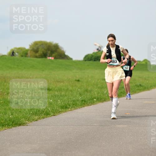 10.05.2026 - 8. Wedeler Halbmarathon Dr. Thomas Lammeyer http://msf.ph/oto/9706190 10.05.2026 11:57:34 Laufen 483, 762 meine-sportfotos.de