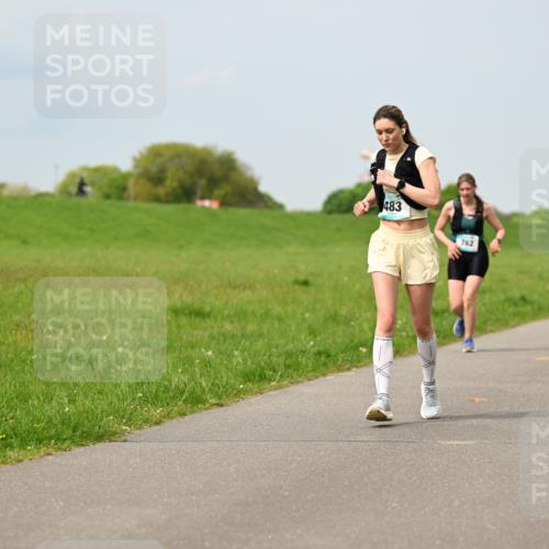 10.05.2026 - 8. Wedeler Halbmarathon Dr. Thomas Lammeyer http://msf.ph/oto/9706198 10.05.2026 11:57:34 Laufen 483, 762 meine-sportfotos.de