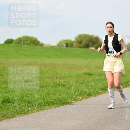 10.05.2026 - 8. Wedeler Halbmarathon Dr. Thomas Lammeyer http://msf.ph/oto/9706213 10.05.2026 11:57:35 Laufen 483, 762 meine-sportfotos.de