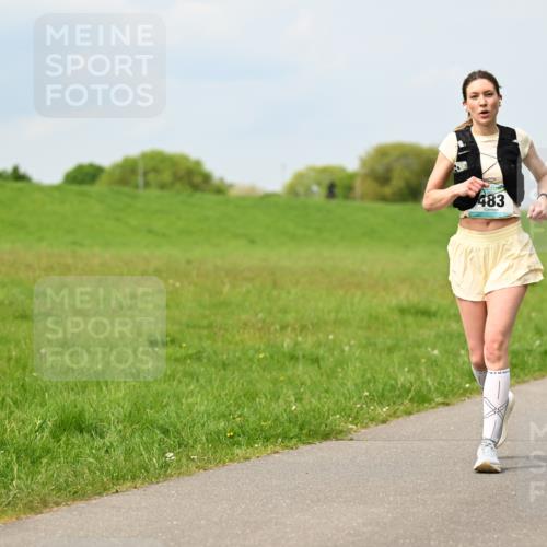 10.05.2026 - 8. Wedeler Halbmarathon Dr. Thomas Lammeyer http://msf.ph/oto/9706218 10.05.2026 11:57:36 Laufen 483, 762 meine-sportfotos.de