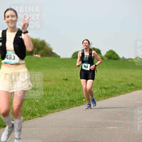 10.05.2026 - 8. Wedeler Halbmarathon Dr. Thomas Lammeyer http://msf.ph/oto/9706220 10.05.2026 11:57:36 Laufen 483, 762, 317 meine-sportfotos.de