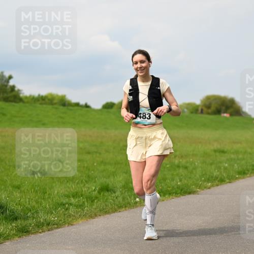10.05.2026 - 8. Wedeler Halbmarathon Dr. Thomas Lammeyer http://msf.ph/oto/9706228 10.05.2026 11:57:37 Laufen 483 meine-sportfotos.de