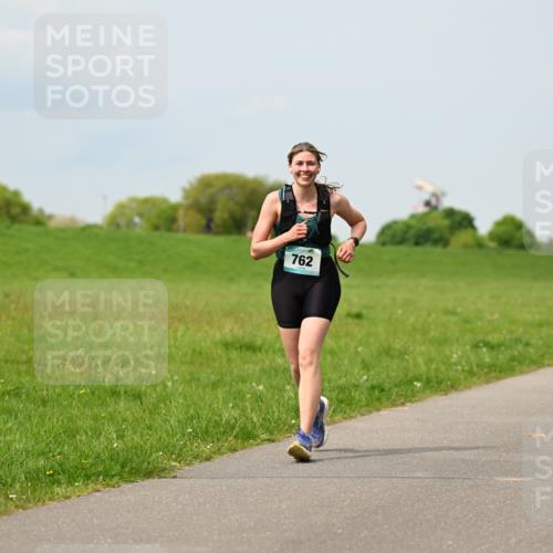 10.05.2026 - 8. Wedeler Halbmarathon Dr. Thomas Lammeyer http://msf.ph/oto/9706237 10.05.2026 11:57:38 Laufen 762, 317 meine-sportfotos.de