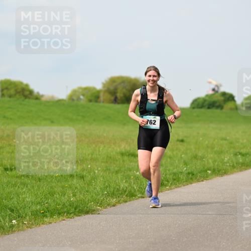 10.05.2026 - 8. Wedeler Halbmarathon Dr. Thomas Lammeyer http://msf.ph/oto/9706240 10.05.2026 11:57:38 Laufen 762 meine-sportfotos.de
