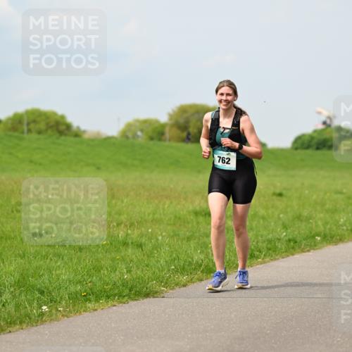 10.05.2026 - 8. Wedeler Halbmarathon Dr. Thomas Lammeyer http://msf.ph/oto/9706245 10.05.2026 11:57:38 Laufen 762 meine-sportfotos.de