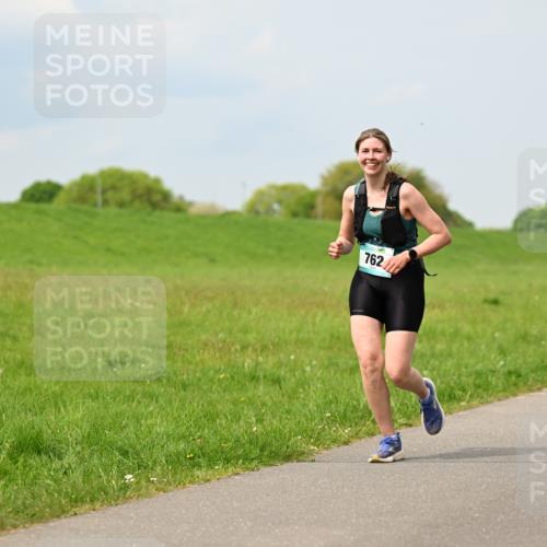 10.05.2026 - 8. Wedeler Halbmarathon Dr. Thomas Lammeyer http://msf.ph/oto/9706247 10.05.2026 11:57:39 Laufen 762 meine-sportfotos.de