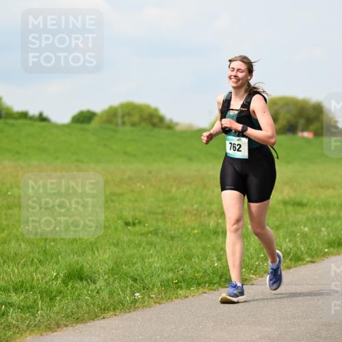 10.05.2026 - 8. Wedeler Halbmarathon Dr. Thomas Lammeyer http://msf.ph/oto/9706261 10.05.2026 11:57:39 Laufen 762 meine-sportfotos.de