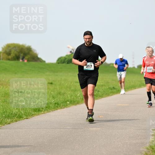 10.05.2026 - 8. Wedeler Halbmarathon Dr. Thomas Lammeyer http://msf.ph/oto/9706268 10.05.2026 11:57:40 Laufen 317, 2200 meine-sportfotos.de