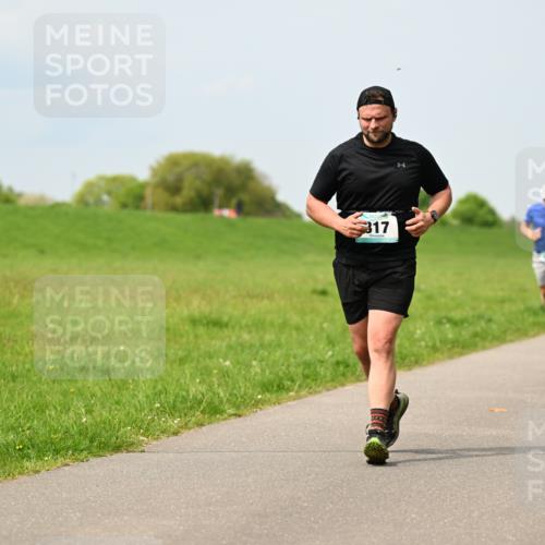 10.05.2026 - 8. Wedeler Halbmarathon Dr. Thomas Lammeyer http://msf.ph/oto/9706281 10.05.2026 11:57:41 Laufen 317, 2200 meine-sportfotos.de