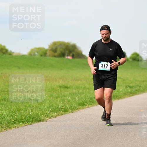 10.05.2026 - 8. Wedeler Halbmarathon Dr. Thomas Lammeyer http://msf.ph/oto/9706284 10.05.2026 11:57:41 Laufen 2200, 317 meine-sportfotos.de