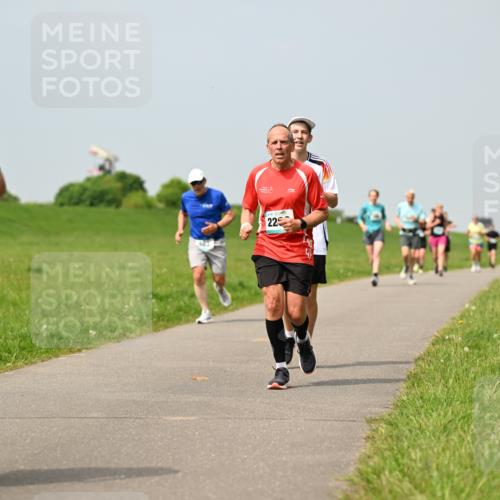 10.05.2026 - 8. Wedeler Halbmarathon Dr. Thomas Lammeyer http://msf.ph/oto/9706295 10.05.2026 11:57:42 Laufen 317, 225 meine-sportfotos.de