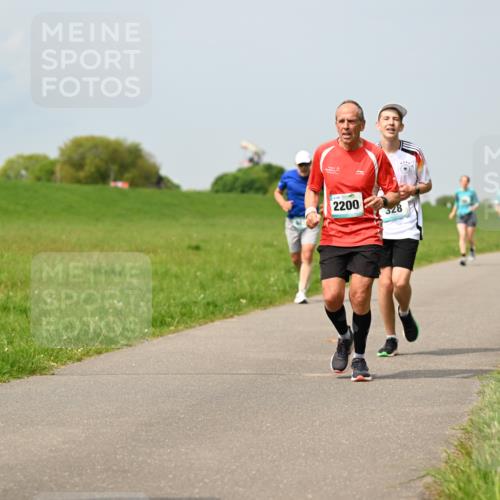 10.05.2026 - 8. Wedeler Halbmarathon Dr. Thomas Lammeyer http://msf.ph/oto/9706312 10.05.2026 11:57:43 Laufen 2200, 328 meine-sportfotos.de