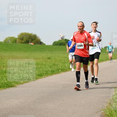 10.05.2026 - 8. Wedeler Halbmarathon Dr. Thomas Lammeyer http://msf.ph/oto/9706314 10.05.2026 11:57:44 Laufen 2200, 528 meine-sportfotos.de