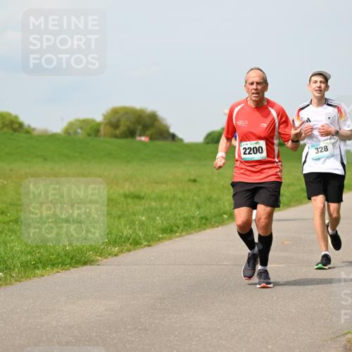 10.05.2026 - 8. Wedeler Halbmarathon Dr. Thomas Lammeyer http://msf.ph/oto/9706327 10.05.2026 11:57:44 Laufen 2200, 328 meine-sportfotos.de