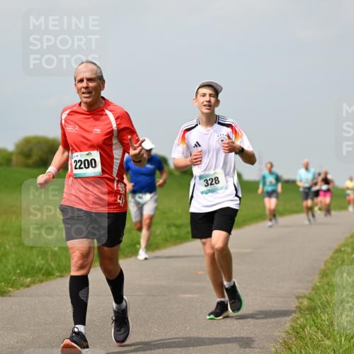 10.05.2026 - 8. Wedeler Halbmarathon Dr. Thomas Lammeyer http://msf.ph/oto/9706332 10.05.2026 11:57:45 Laufen 2200, 328 meine-sportfotos.de