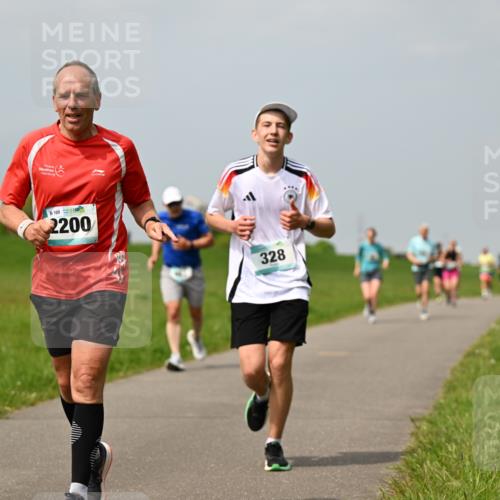 10.05.2026 - 8. Wedeler Halbmarathon Dr. Thomas Lammeyer http://msf.ph/oto/9706335 10.05.2026 11:57:45 Laufen 100, 2200, 328 meine-sportfotos.de