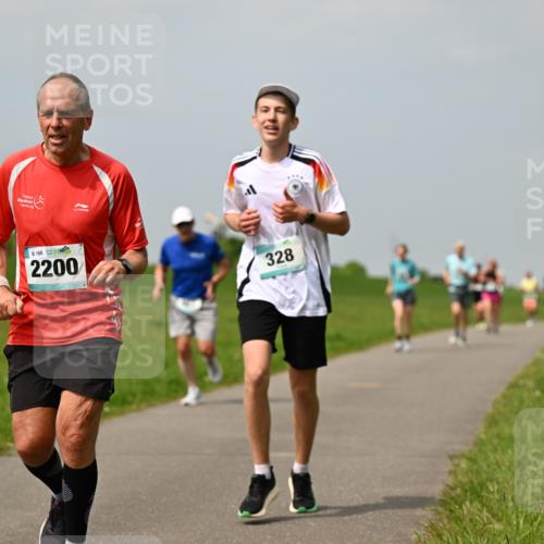10.05.2026 - 8. Wedeler Halbmarathon Dr. Thomas Lammeyer http://msf.ph/oto/9706337 10.05.2026 11:57:45 Laufen 100, 2200, 328 meine-sportfotos.de
