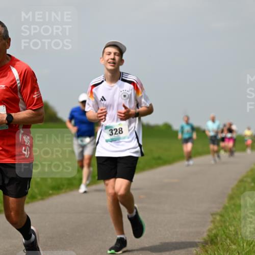 10.05.2026 - 8. Wedeler Halbmarathon Dr. Thomas Lammeyer http://msf.ph/oto/9706343 10.05.2026 11:57:46 Laufen 1009, 328 meine-sportfotos.de