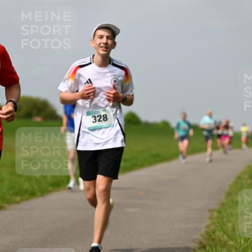 10.05.2026 - 8. Wedeler Halbmarathon Dr. Thomas Lammeyer http://msf.ph/oto/9706345 10.05.2026 11:57:46 Laufen 200, 328 meine-sportfotos.de