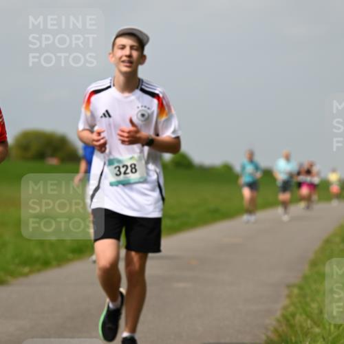 10.05.2026 - 8. Wedeler Halbmarathon Dr. Thomas Lammeyer http://msf.ph/oto/9706348 10.05.2026 11:57:46 Laufen 200, 328 meine-sportfotos.de