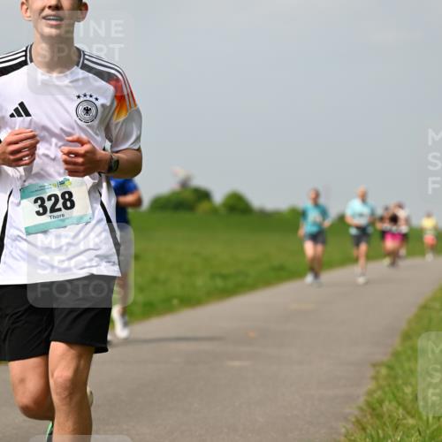 10.05.2026 - 8. Wedeler Halbmarathon Dr. Thomas Lammeyer http://msf.ph/oto/9706359 10.05.2026 11:57:47 Laufen 328 meine-sportfotos.de