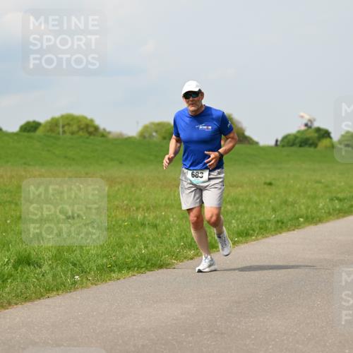 10.05.2026 - 8. Wedeler Halbmarathon Dr. Thomas Lammeyer http://msf.ph/oto/9706364 10.05.2026 11:57:48 Laufen 683 meine-sportfotos.de