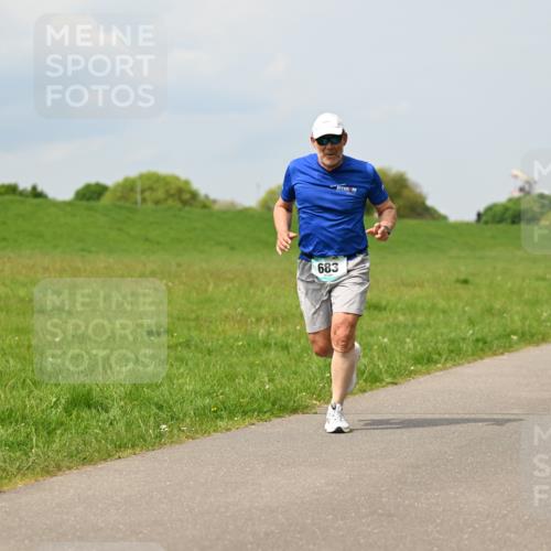 10.05.2026 - 8. Wedeler Halbmarathon Dr. Thomas Lammeyer http://msf.ph/oto/9706371 10.05.2026 11:57:48 Laufen 683 meine-sportfotos.de