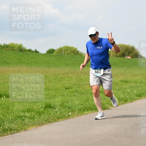10.05.2026 - 8. Wedeler Halbmarathon Dr. Thomas Lammeyer http://msf.ph/oto/9706379 10.05.2026 11:57:48 Laufen 683 meine-sportfotos.de