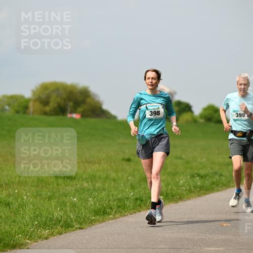 10.05.2026 - 8. Wedeler Halbmarathon Dr. Thomas Lammeyer http://msf.ph/oto/9706419 10.05.2026 11:57:51 Laufen 398, 399, 710 meine-sportfotos.de