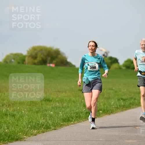 10.05.2026 - 8. Wedeler Halbmarathon Dr. Thomas Lammeyer http://msf.ph/oto/9706421 10.05.2026 11:57:52 Laufen 398 meine-sportfotos.de