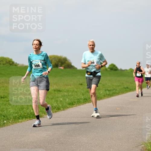 10.05.2026 - 8. Wedeler Halbmarathon Dr. Thomas Lammeyer http://msf.ph/oto/9706444 10.05.2026 11:57:53 Laufen 398 meine-sportfotos.de