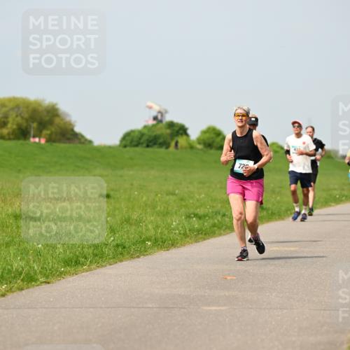 10.05.2026 - 8. Wedeler Halbmarathon Dr. Thomas Lammeyer http://msf.ph/oto/9706471 10.05.2026 11:57:56 Laufen  meine-sportfotos.de