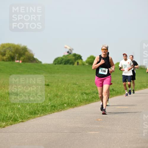 10.05.2026 - 8. Wedeler Halbmarathon Dr. Thomas Lammeyer http://msf.ph/oto/9706479 10.05.2026 11:57:56 Laufen 726, 622 meine-sportfotos.de