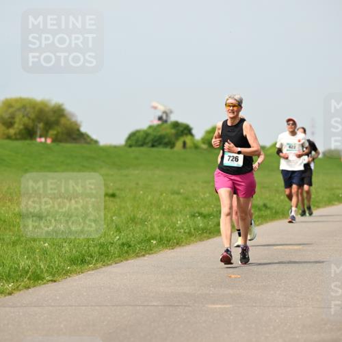 10.05.2026 - 8. Wedeler Halbmarathon Dr. Thomas Lammeyer http://msf.ph/oto/9706481 10.05.2026 11:57:56 Laufen 726 meine-sportfotos.de
