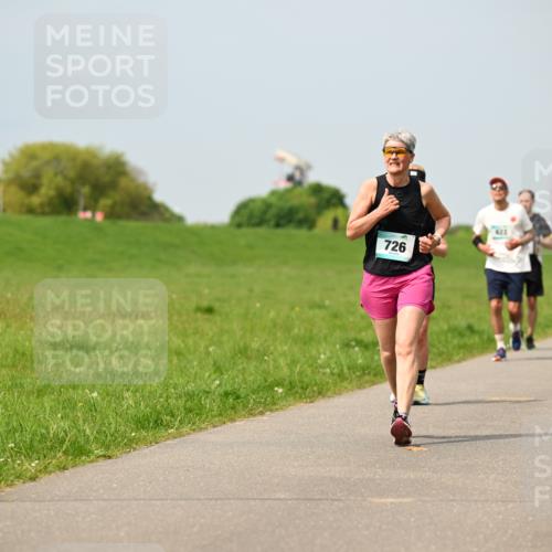 10.05.2026 - 8. Wedeler Halbmarathon Dr. Thomas Lammeyer http://msf.ph/oto/9706484 10.05.2026 11:57:56 Laufen 726 meine-sportfotos.de
