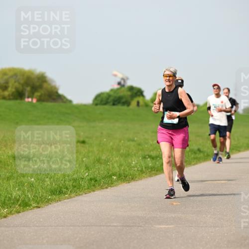 10.05.2026 - 8. Wedeler Halbmarathon Dr. Thomas Lammeyer http://msf.ph/oto/9706489 10.05.2026 11:57:56 Laufen  meine-sportfotos.de