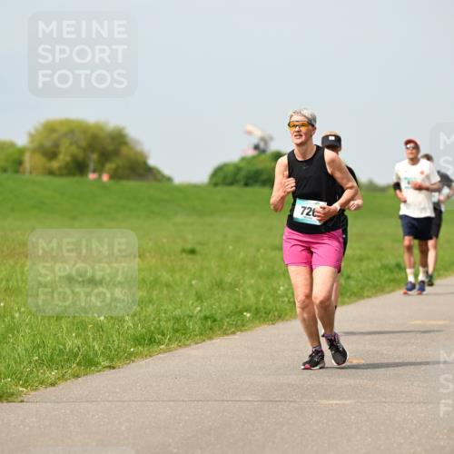 10.05.2026 - 8. Wedeler Halbmarathon Dr. Thomas Lammeyer http://msf.ph/oto/9706500 10.05.2026 11:57:57 Laufen 726 meine-sportfotos.de